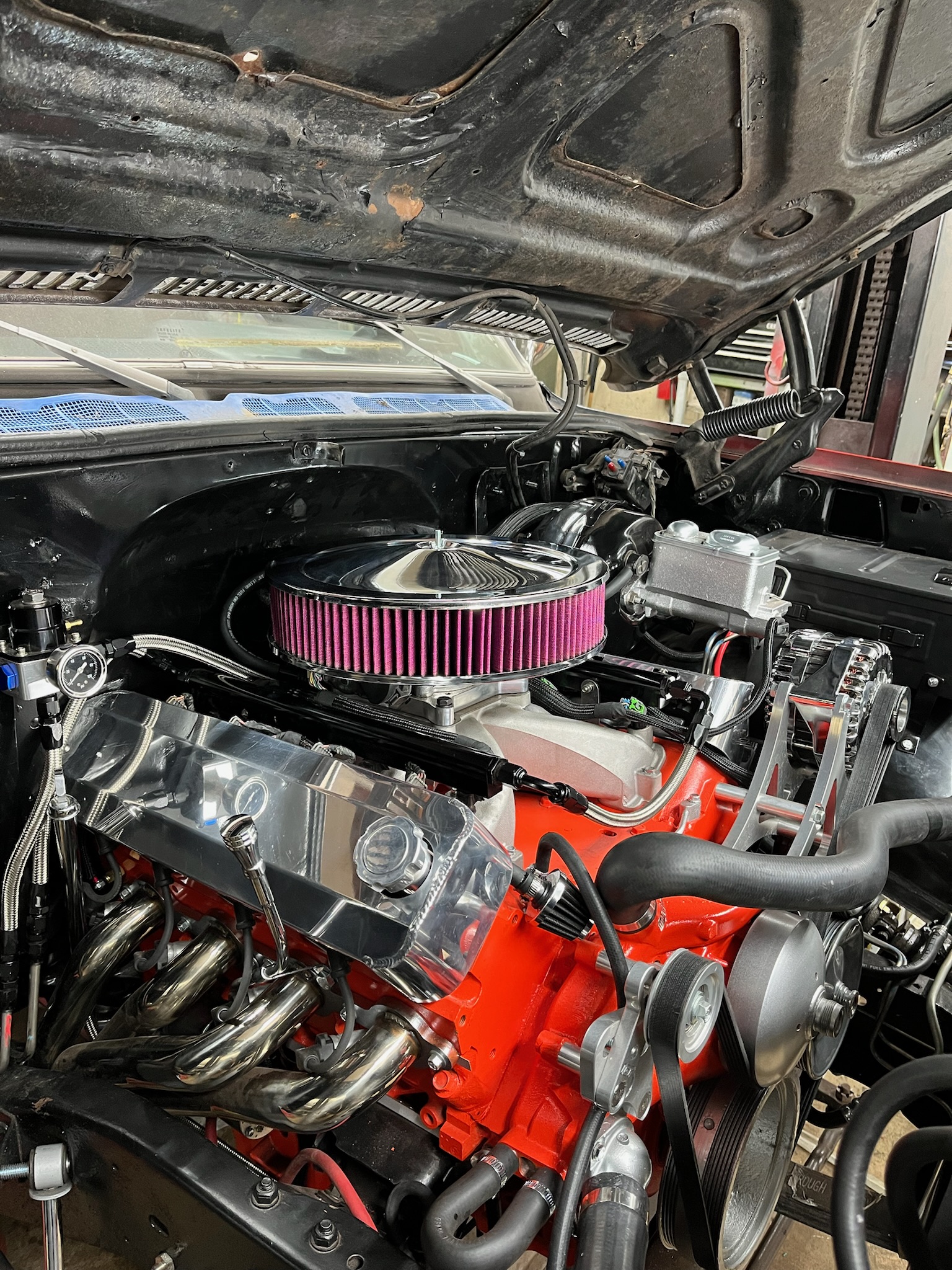 small block in engine bay